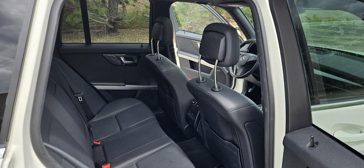 2011 Mercedes-Benz GLK-Class GLK350 4MATIC - Photo #12