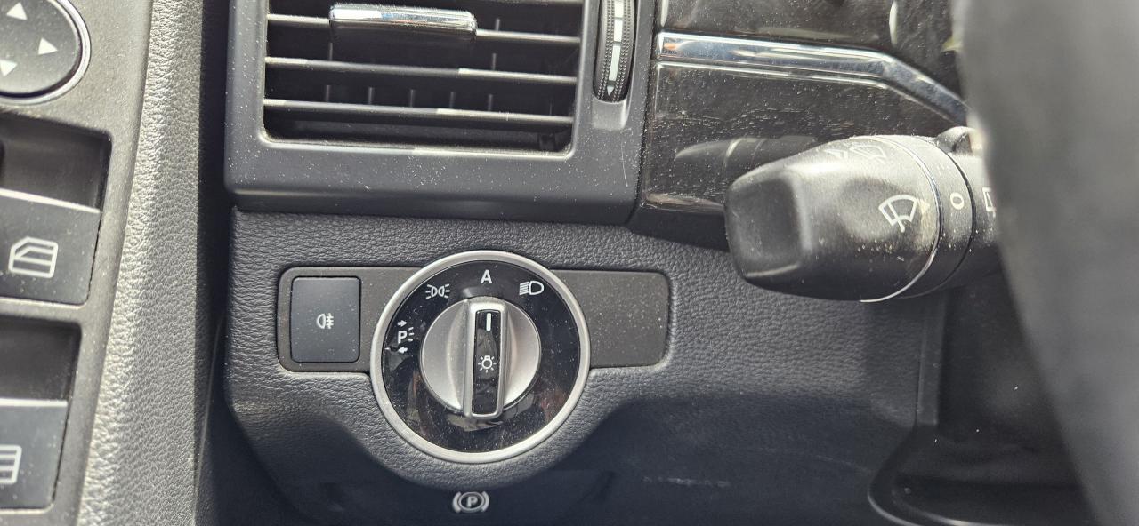 2011 Mercedes-Benz GLK-Class GLK350 4MATIC - Photo #20