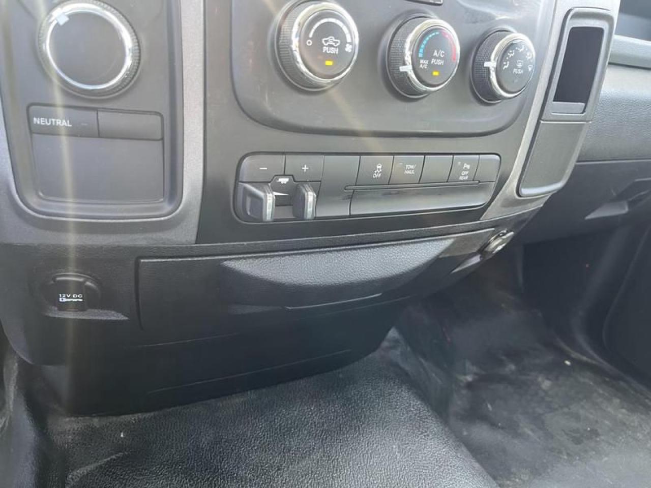 12616899