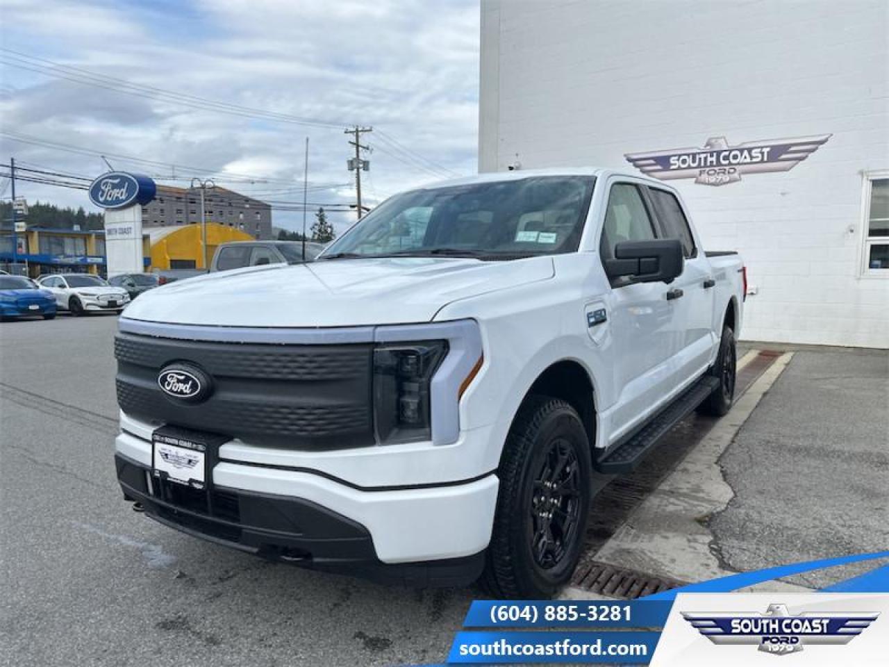 2025 Ford F-150 Lightning XLT Photo0