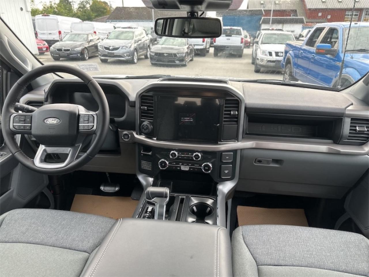 2025 Ford F-150 Lightning XLT Photo5