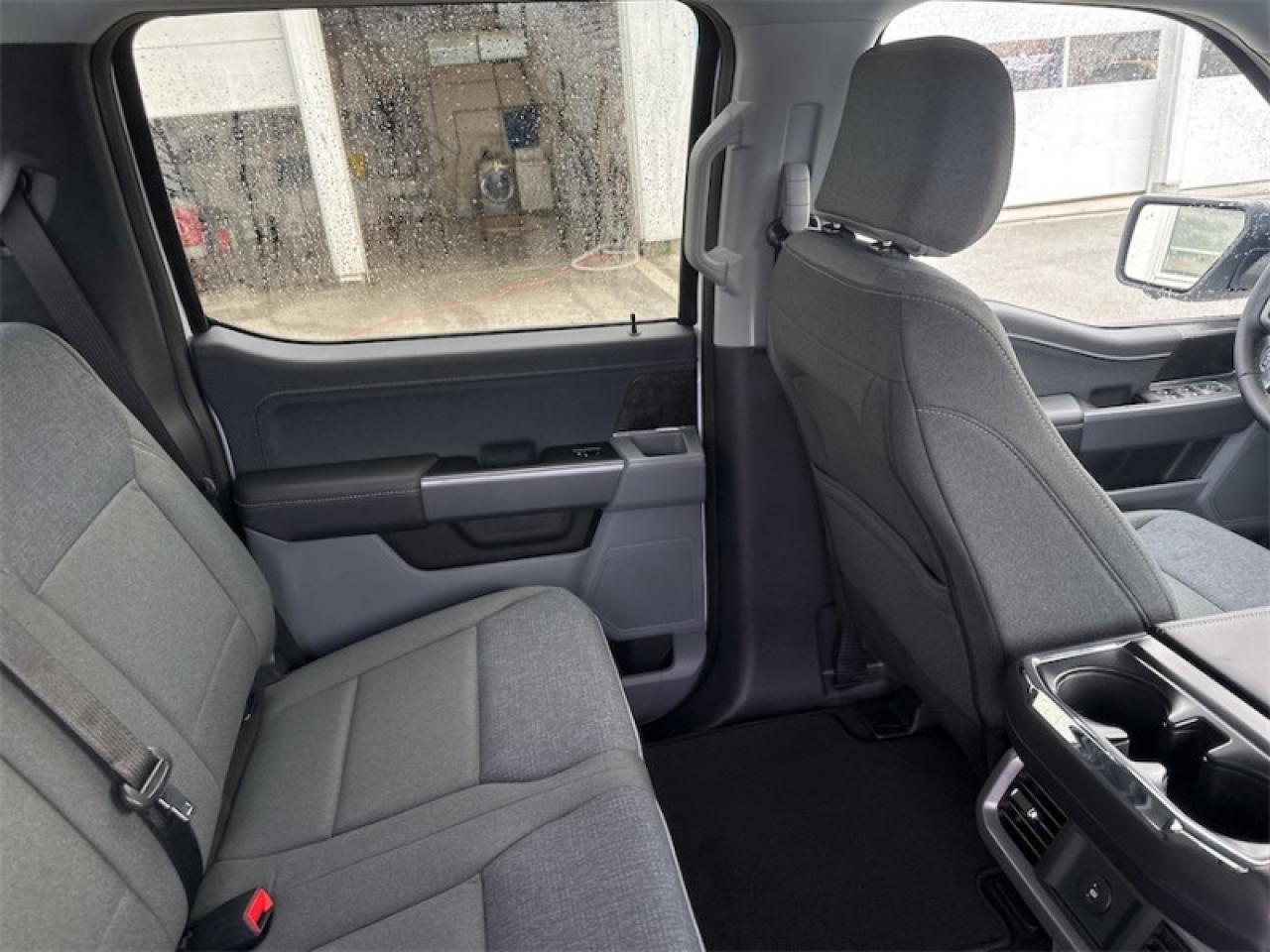 2025 Ford F-150 Lightning XLT Photo5