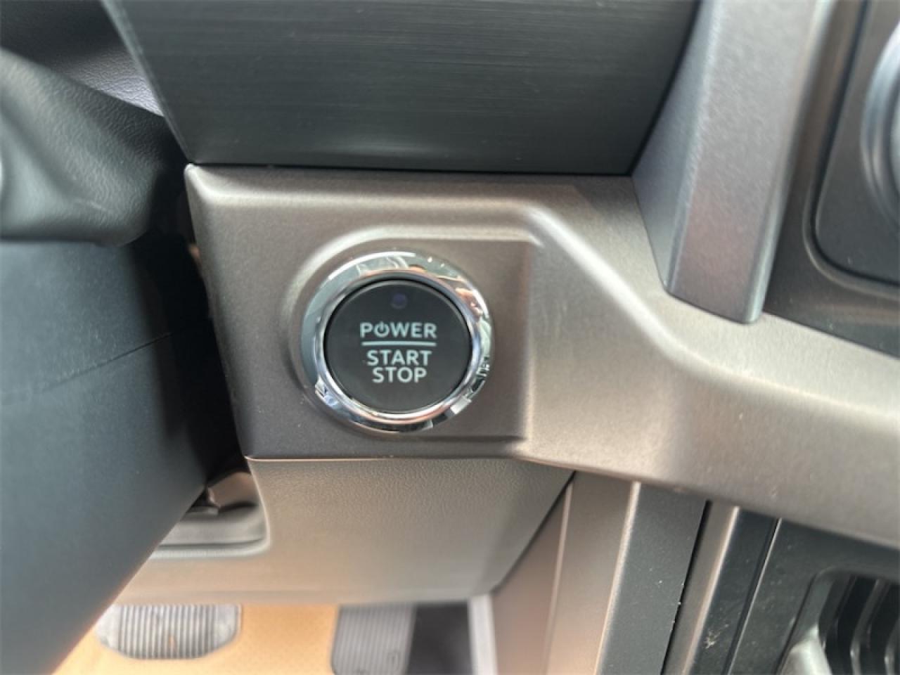 2025 Ford F-150 Lightning XLT Photo5