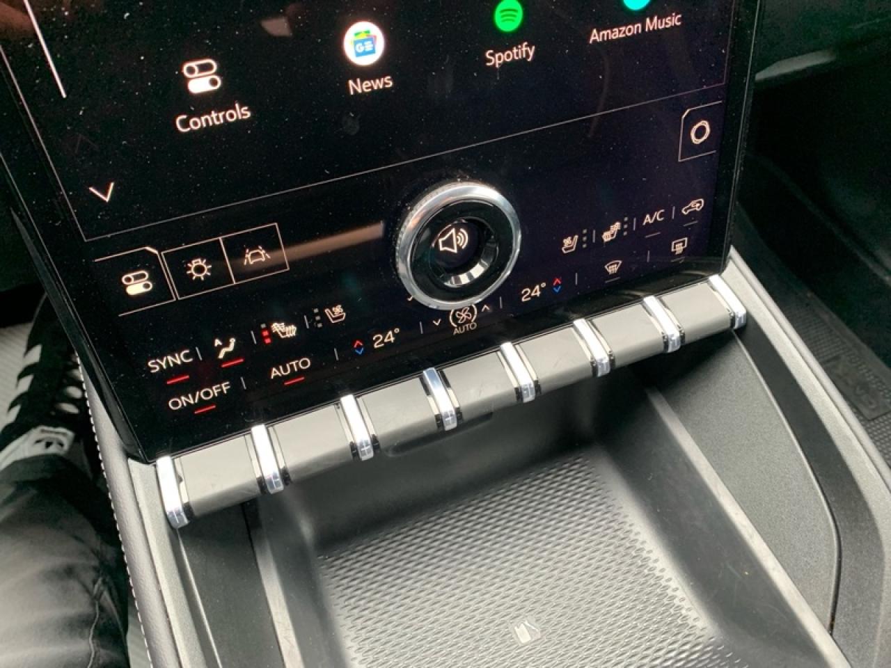 2026 GMC Terrain Denali  - Leather Seats - Sunroof Photo