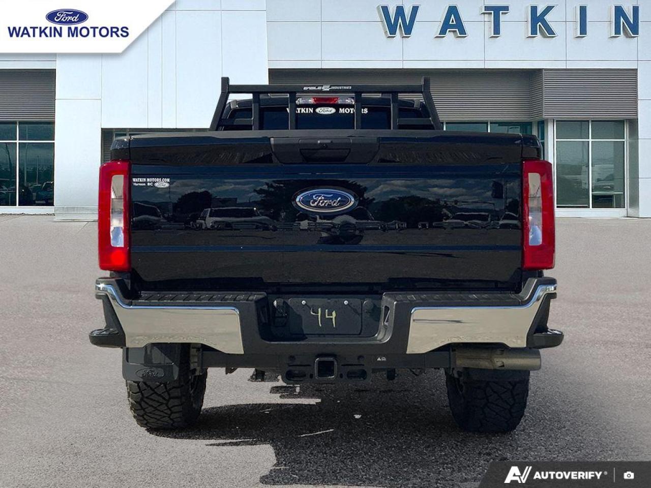 2025 Ford F-350 Super Duty SRW XLT Photo3