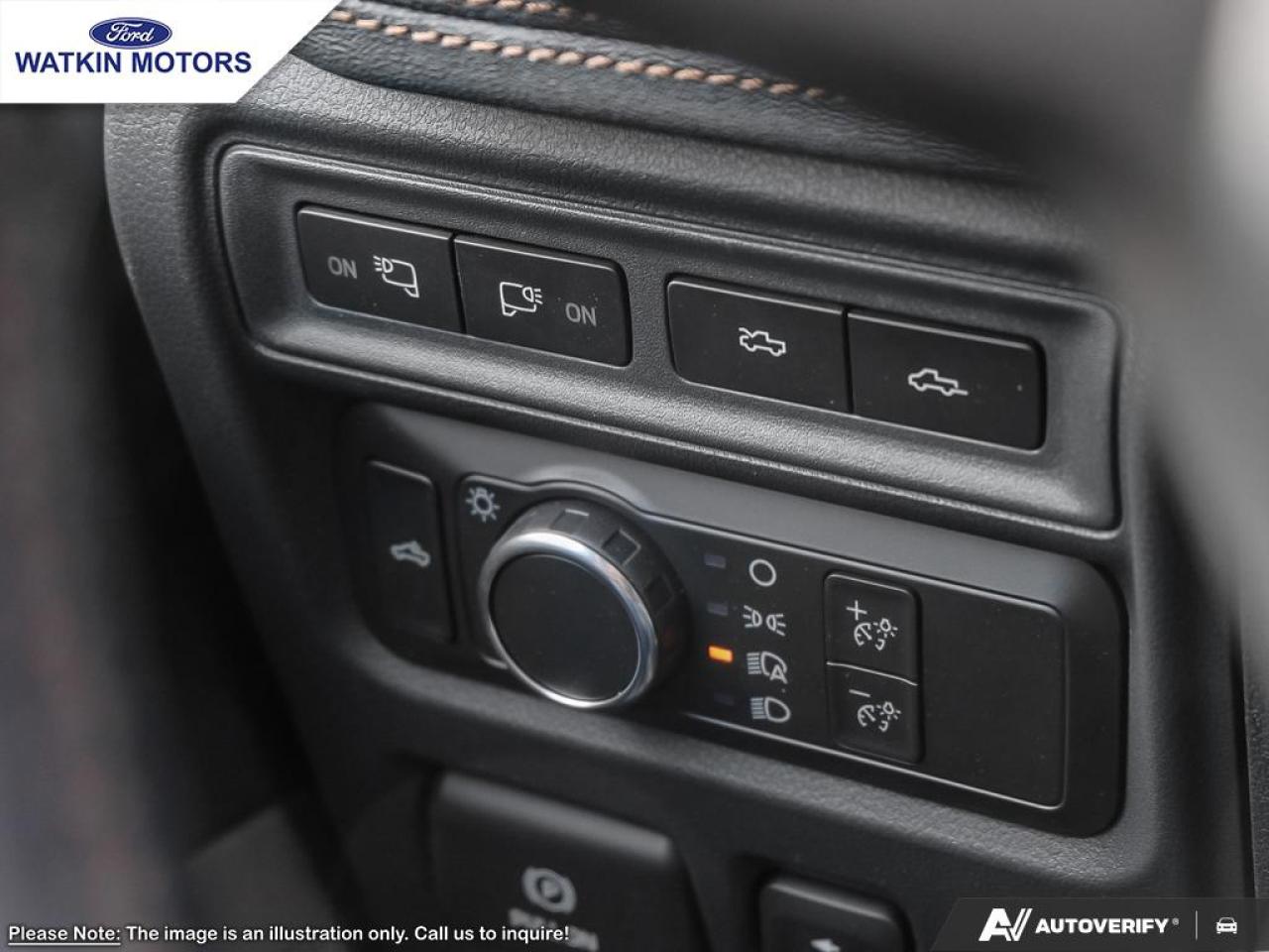 2025 Ford F-150 Lightning Lariat Photo21