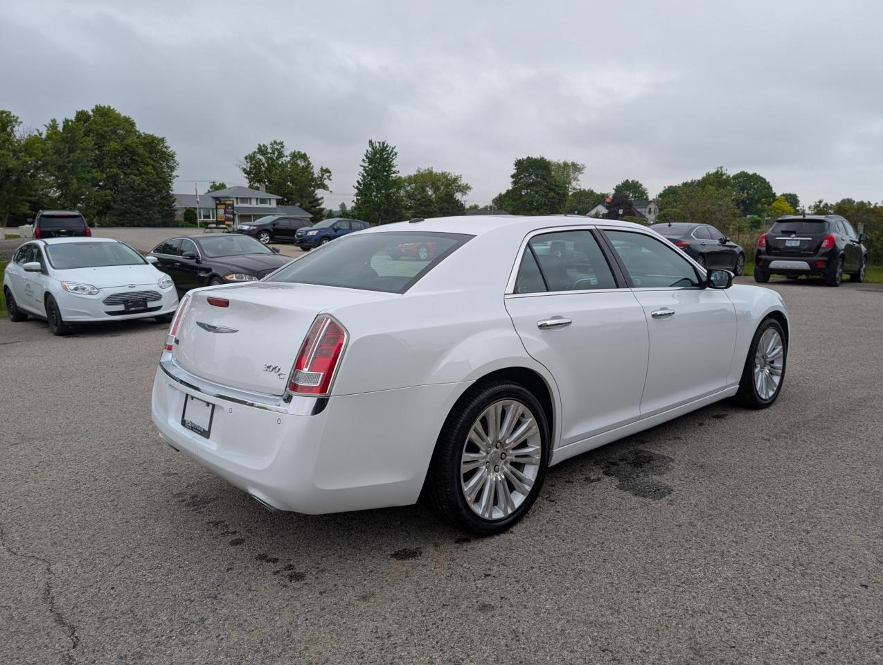 2014 Chrysler 300 300C - Photo #4