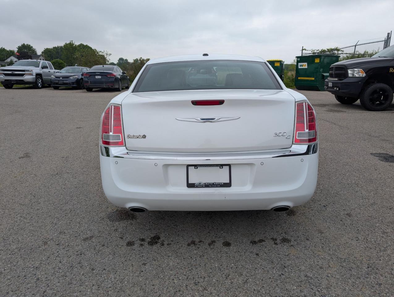2014 Chrysler 300 300C - Photo #3