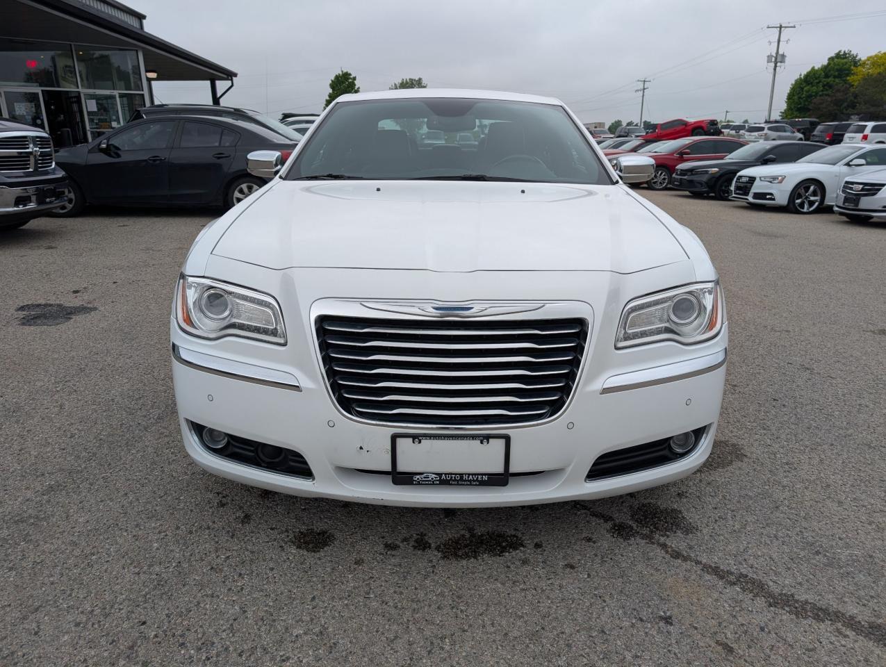 2014 Chrysler 300 300C - Photo #7