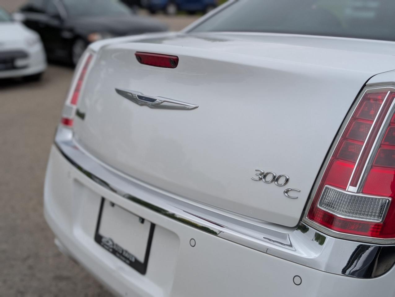 2014 Chrysler 300 300C - Photo #8