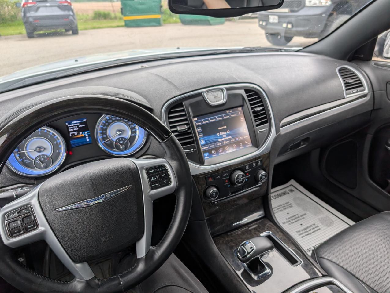 2014 Chrysler 300 300C - Photo #9