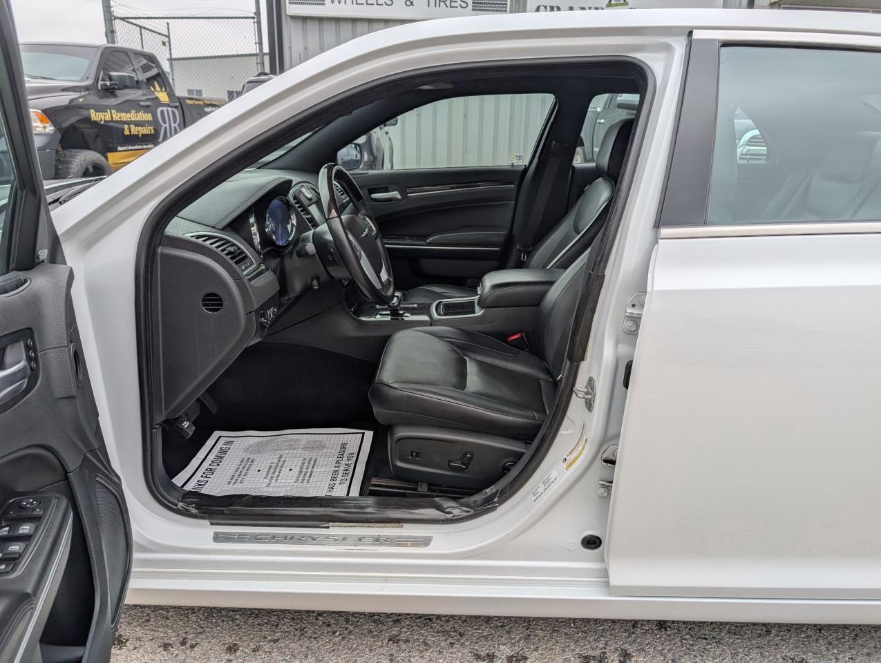 2014 Chrysler 300 300C Photo