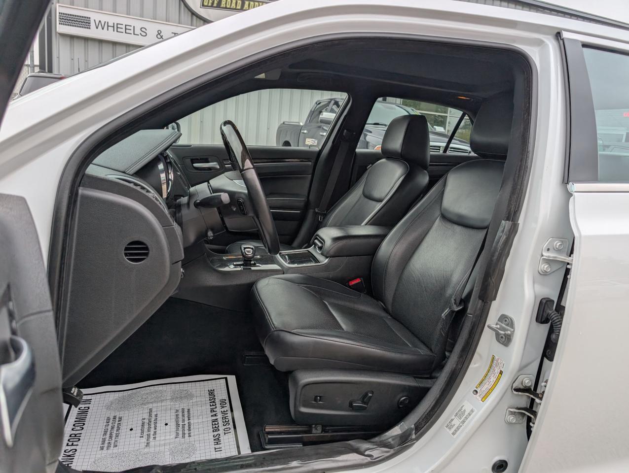 2014 Chrysler 300 300C Photo