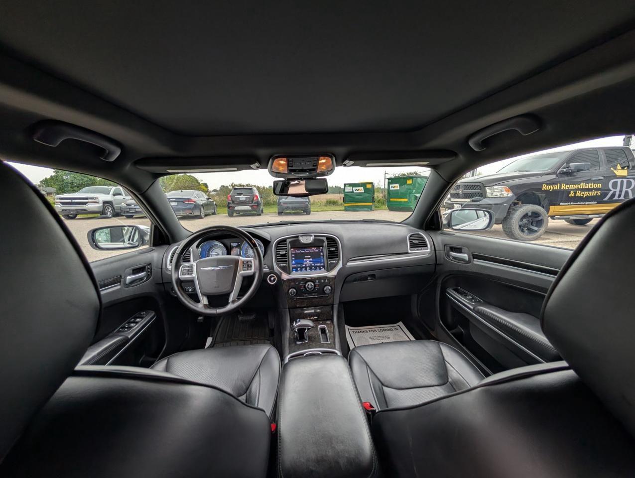 2014 Chrysler 300 300C - Photo #18