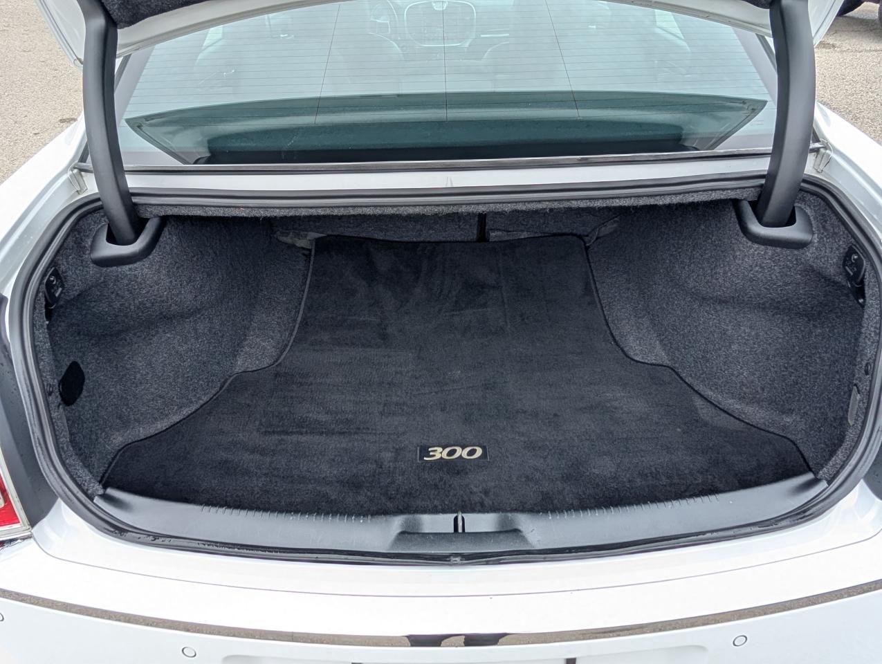 2014 Chrysler 300 300C Photo