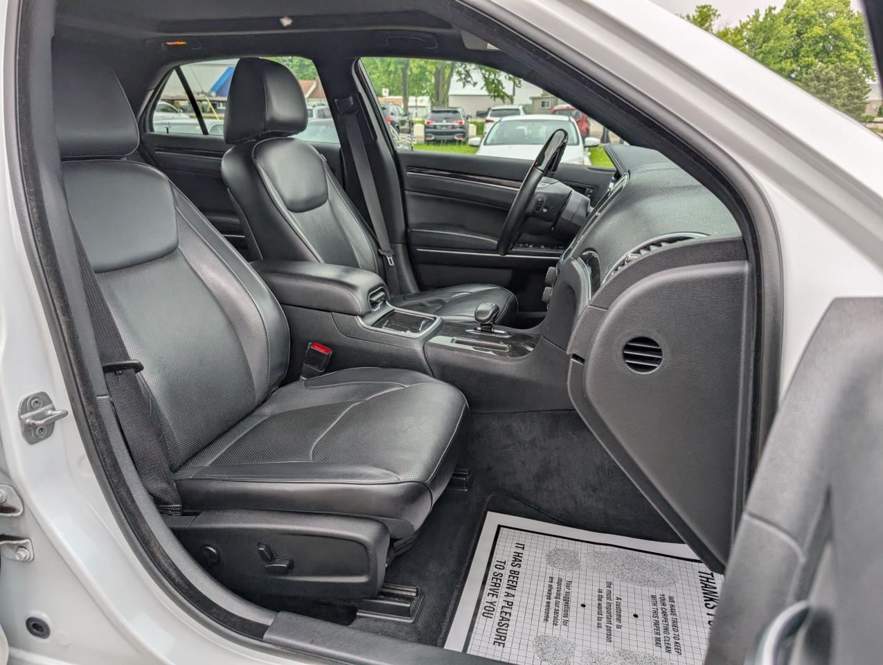 2014 Chrysler 300 300C Photo