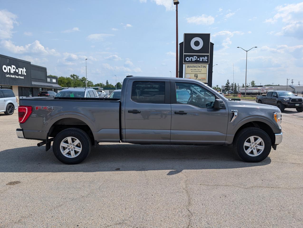 2021 Ford F-150 XLT | NO ACCIDENTS | CARPLAY | 6 PSNGR - Photo #3