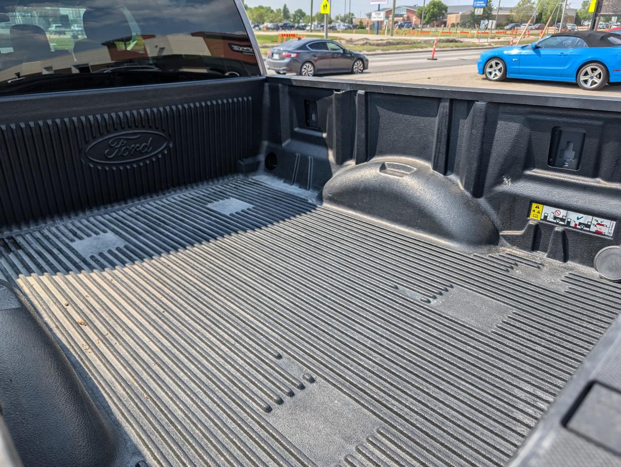 2021 Ford F-150 XLT | NO ACCIDENTS | CARPLAY | 6 PSNGR - Photo #6
