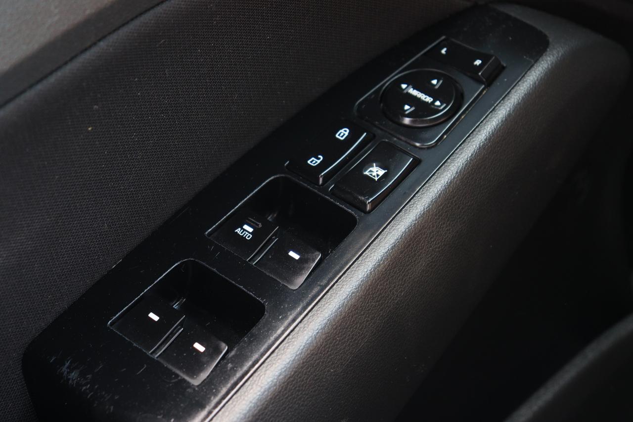 2020 Hyundai Elantra Preferred | Auto | CarPlay | Cam | BSM | Tinted Photo56