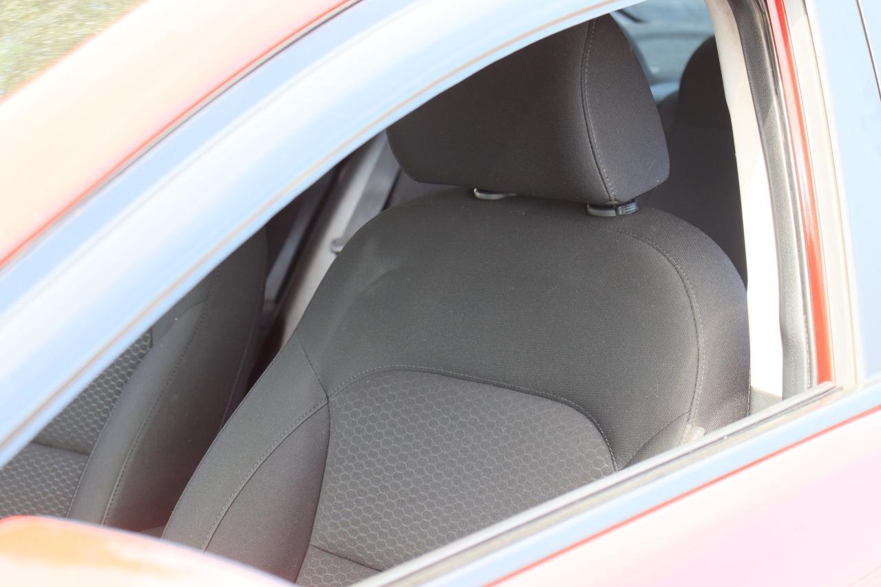2020 Hyundai Elantra Preferred | Auto | CarPlay | Cam | BSM | Tinted Photo16