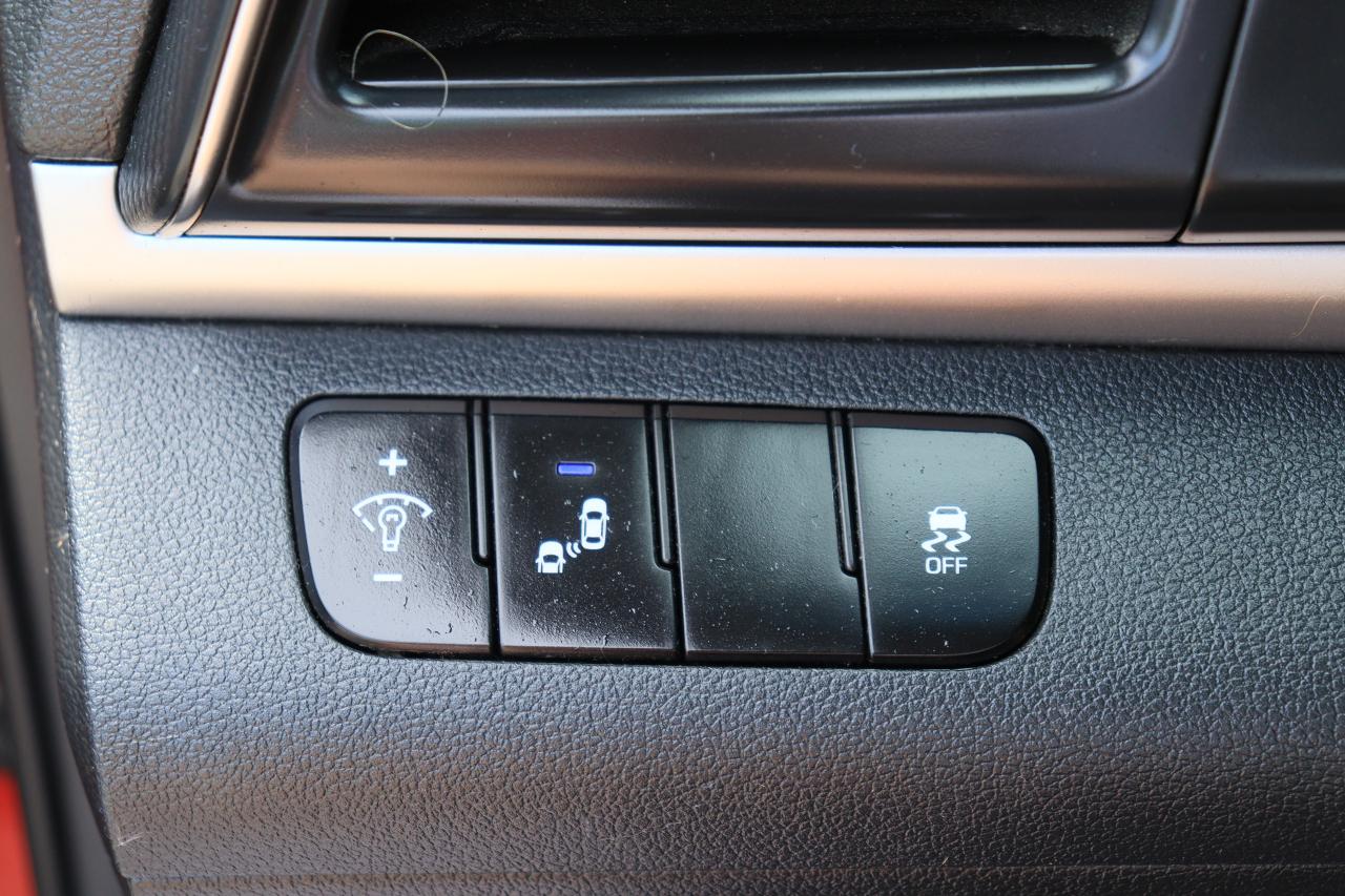 2020 Hyundai Elantra Preferred | Auto | CarPlay | Cam | BSM | Tinted Photo57