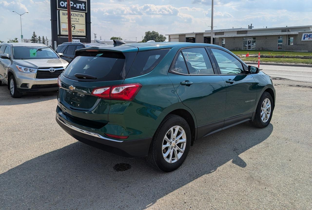 2018 Chevrolet Equinox LS | HEATED SEATS | CARPLAY | ONE OWNER - Photo #4