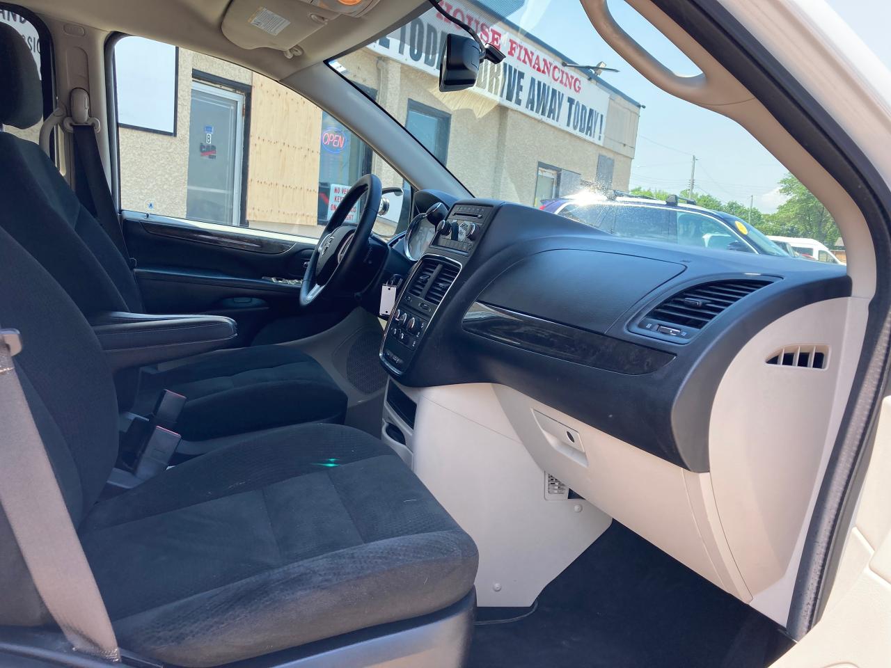 2015 Dodge Grand Caravan SXT - Photo #8