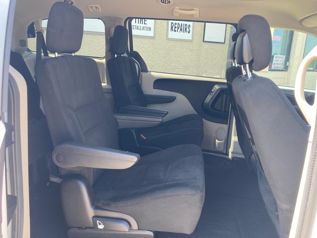 2015 Dodge Grand Caravan SXT - Photo #11