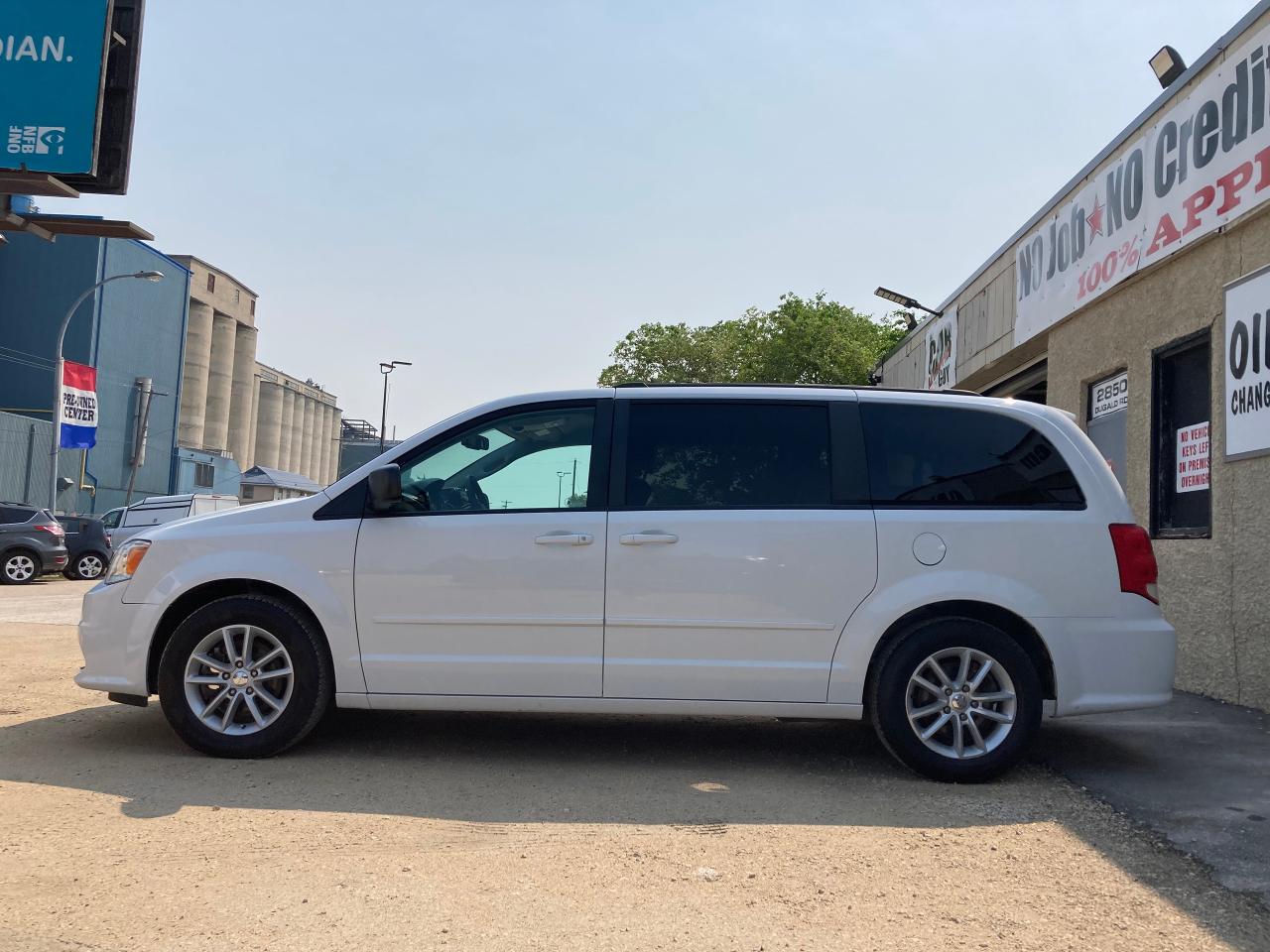2015 Dodge Grand Caravan SXT - Photo #3