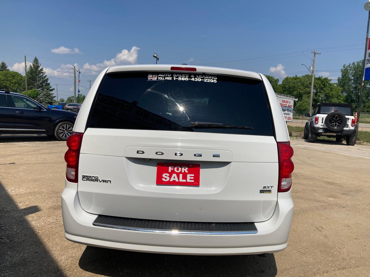2015 Dodge Grand Caravan SXT - Photo #4