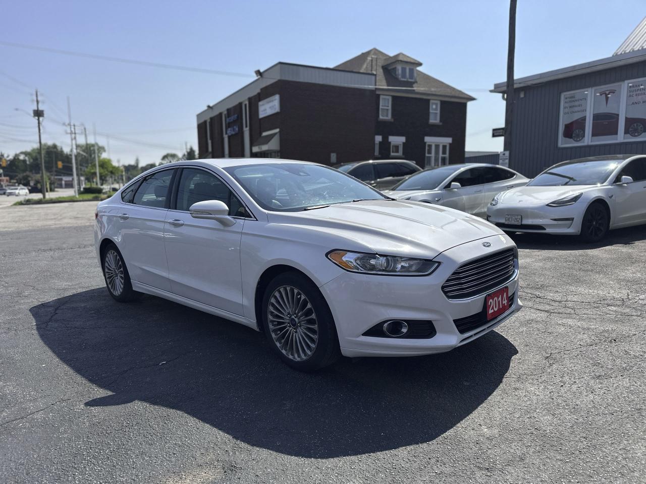 2014 Ford Fusion Titanium Photo2