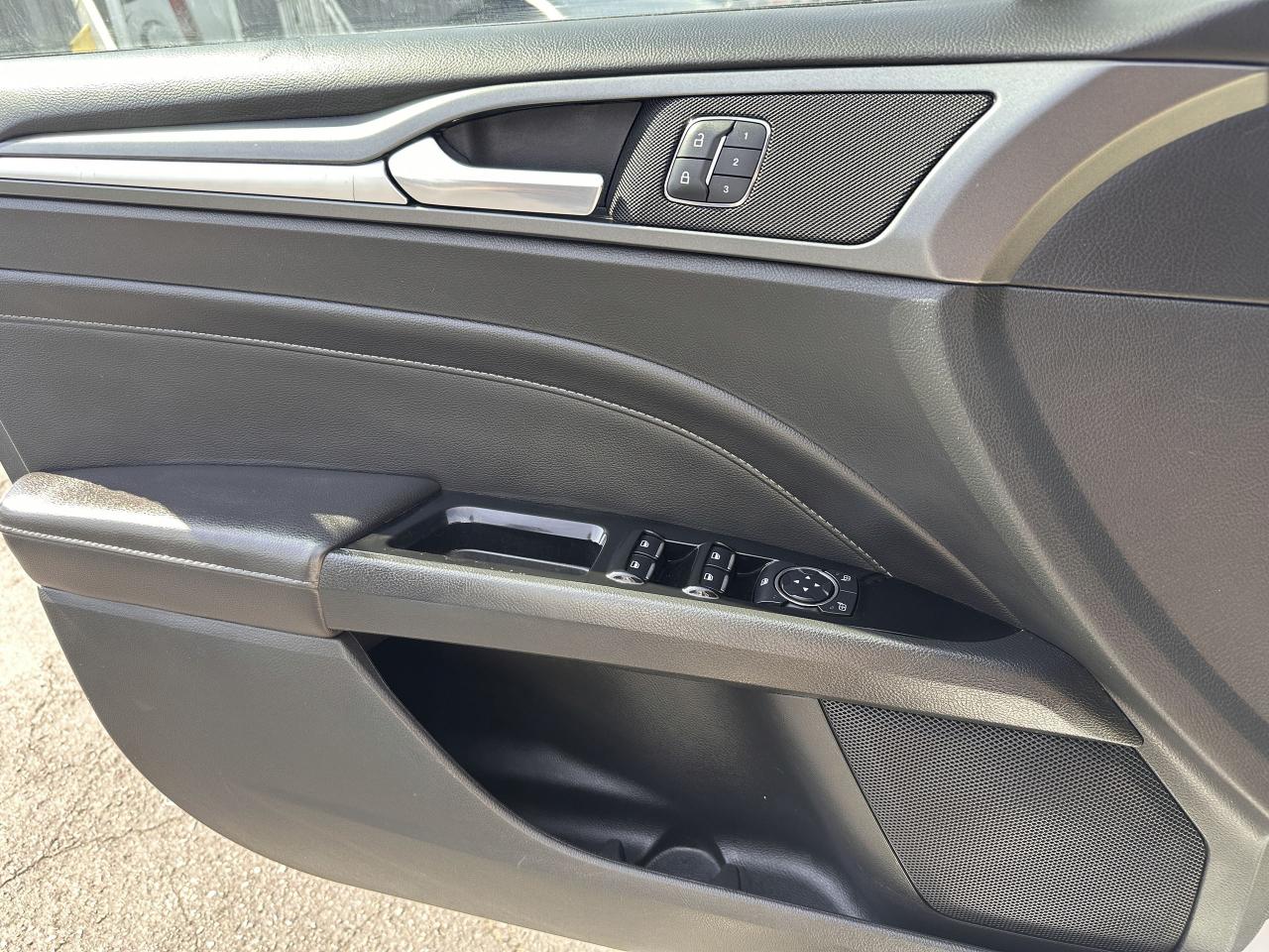 2014 Ford Fusion Titanium - Photo #9