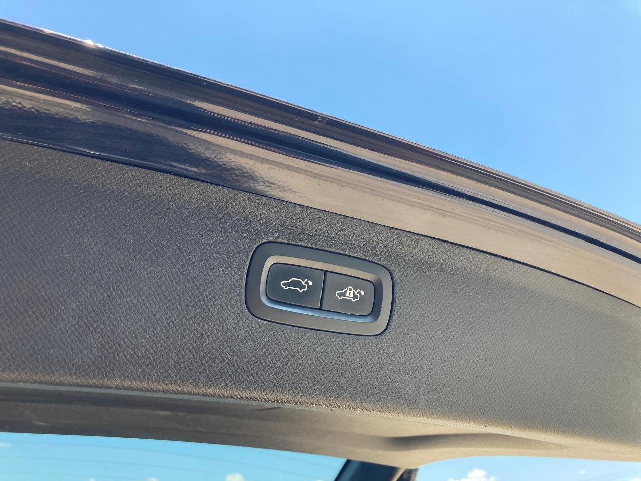 2016 Volvo XC90 T6 Inscription - Photo #34