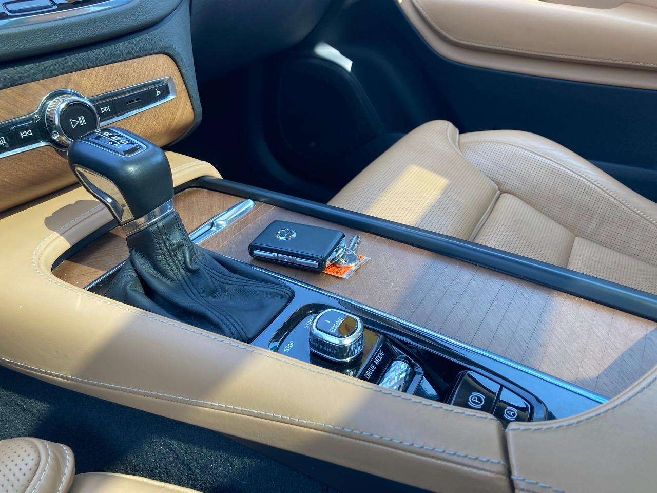 2016 Volvo XC90 T6 Inscription - Photo #18