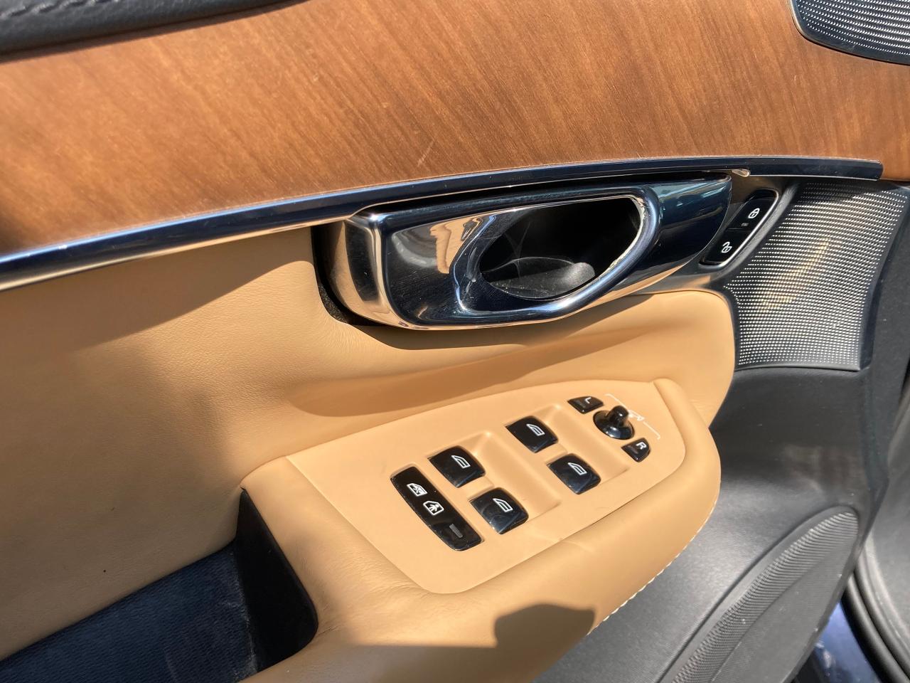 2016 Volvo XC90 T6 Inscription - Photo #31