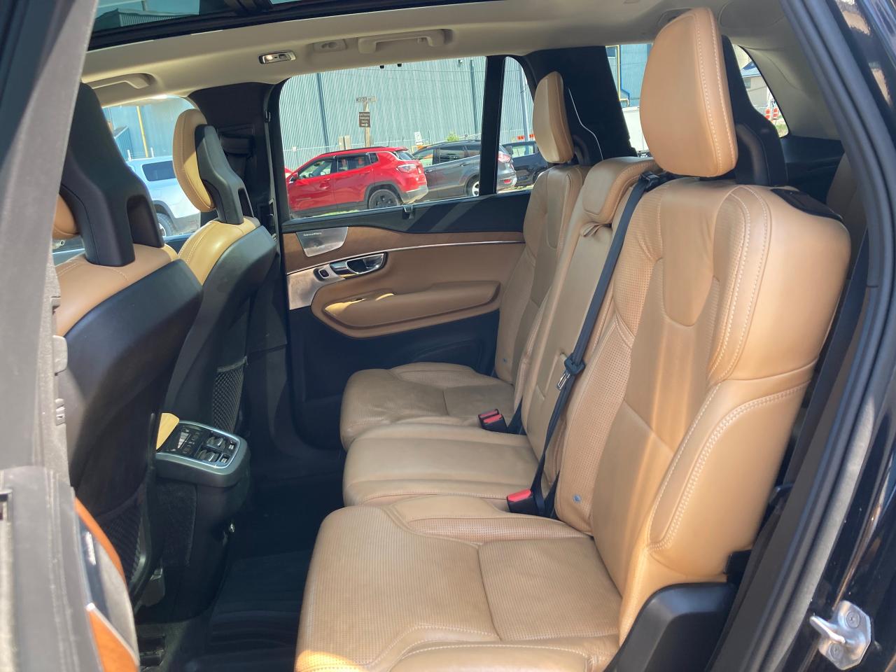 2016 Volvo XC90 T6 Inscription - Photo #12
