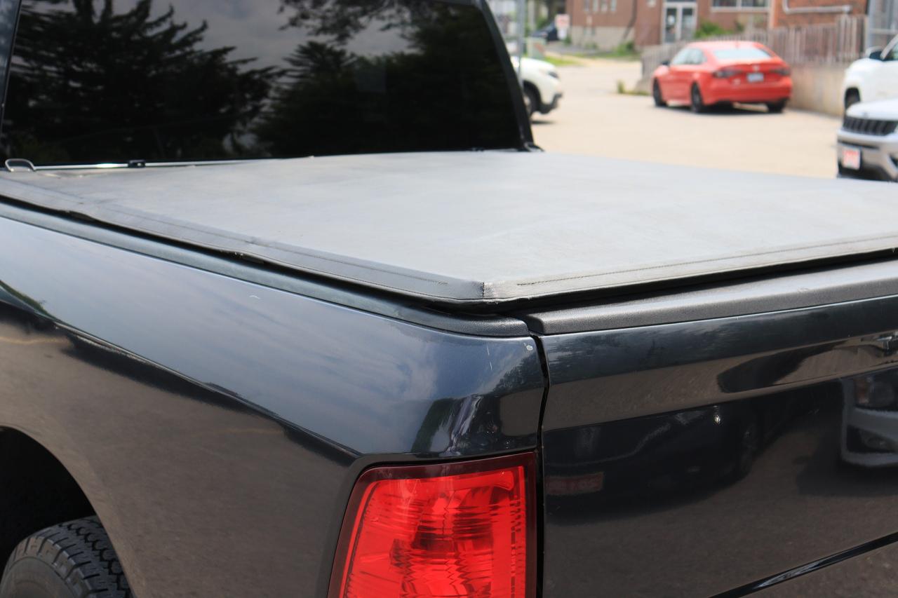 2017 RAM 1500 ST | Crew Cab | 4x4 | Cam | Tonneau Cover | Tinted Photo64