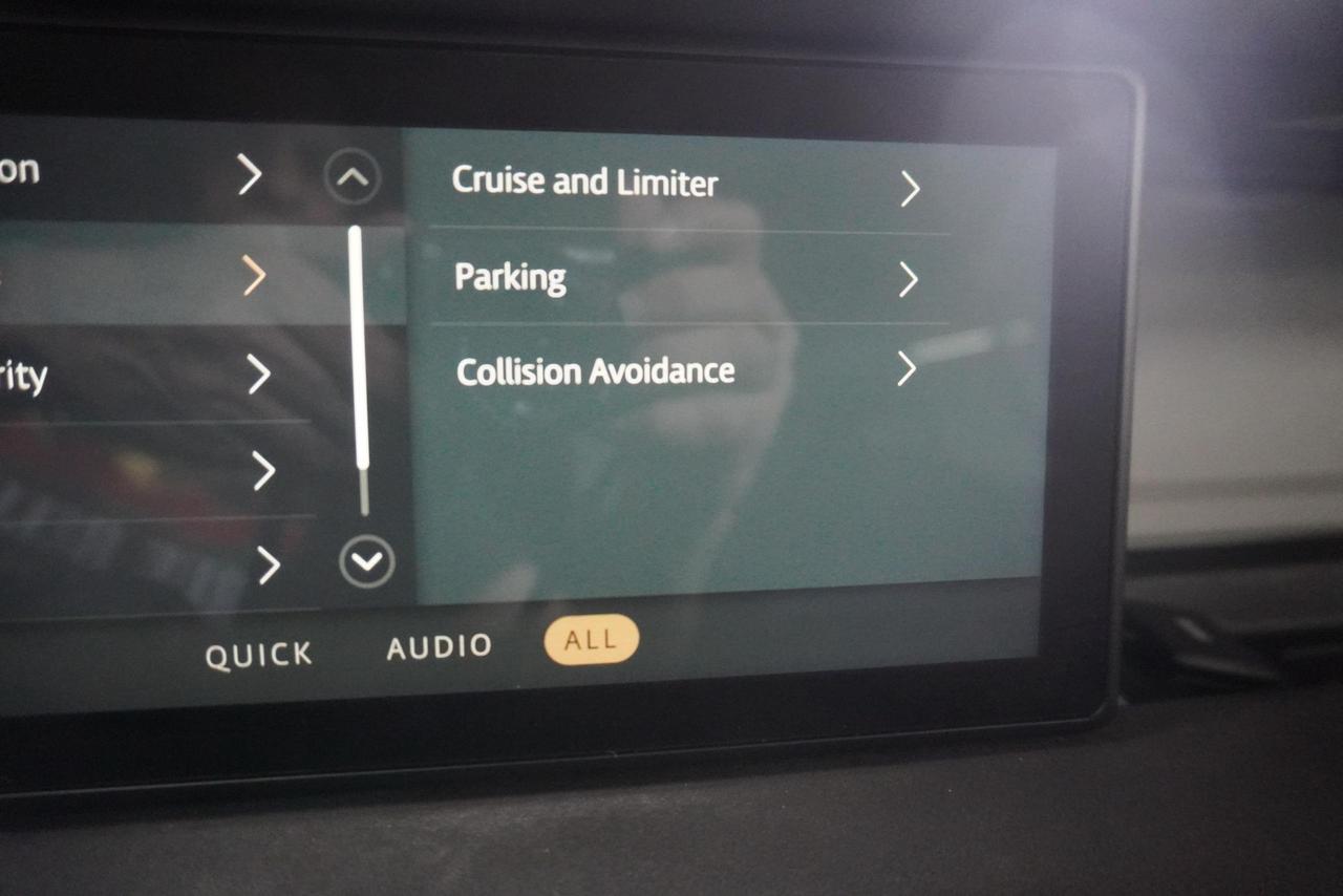 2020 Land Rover Defender First Edition Photo