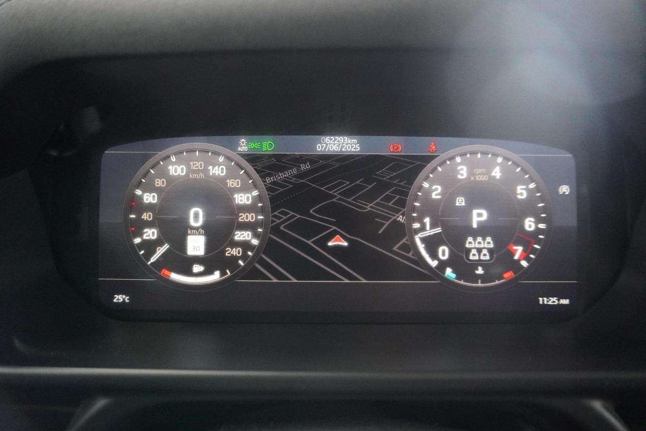 2020 Land Rover Defender First Edition Photo