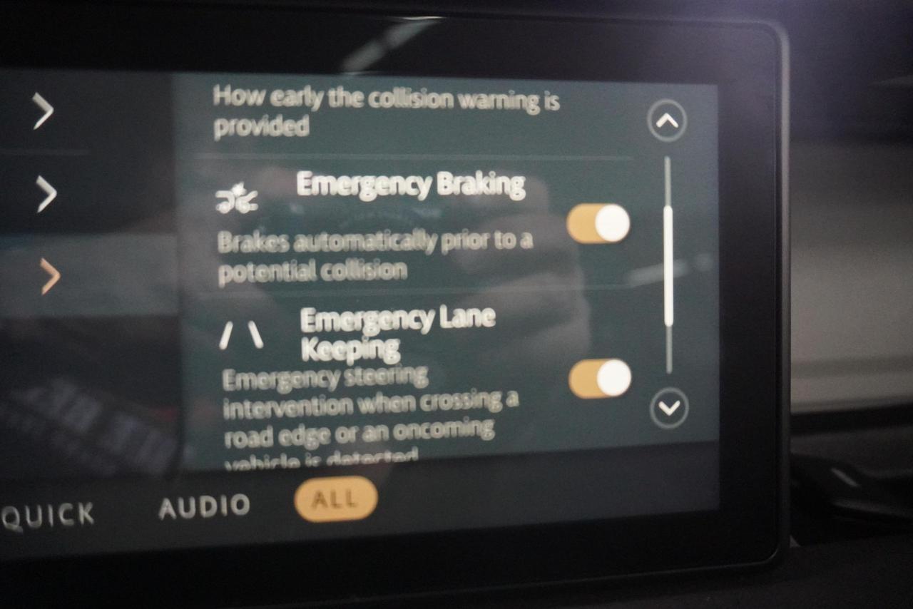 2020 Land Rover Defender First Edition Photo