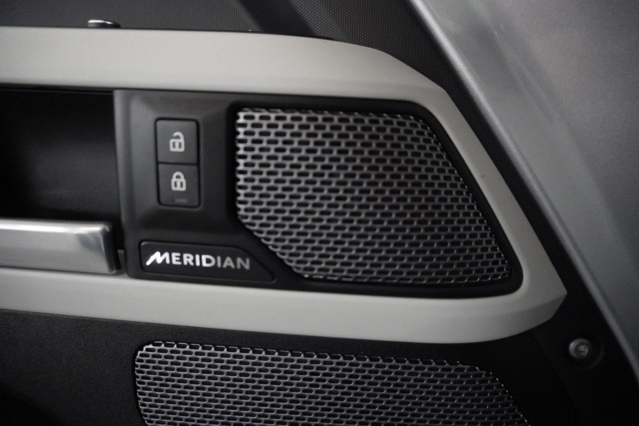 2020 Land Rover Defender First Edition Photo