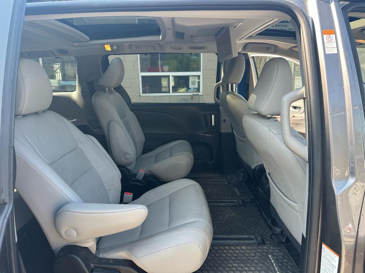 2018 Toyota Sienna Limited AWD - Photo #16