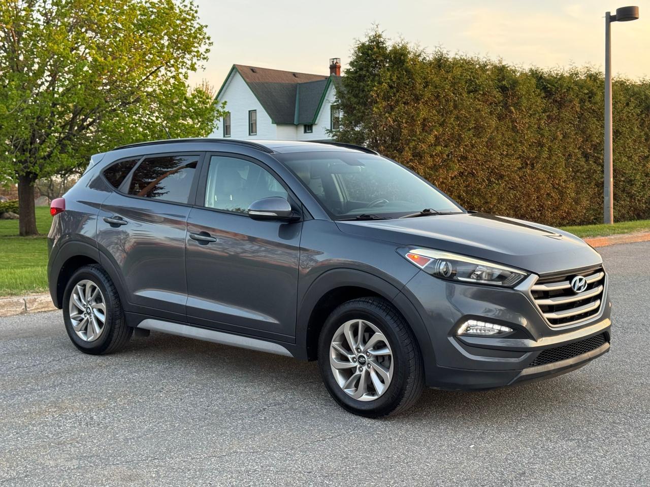 2017 Hyundai Tucson Loaded / No Accidents / Certified - Photo #2