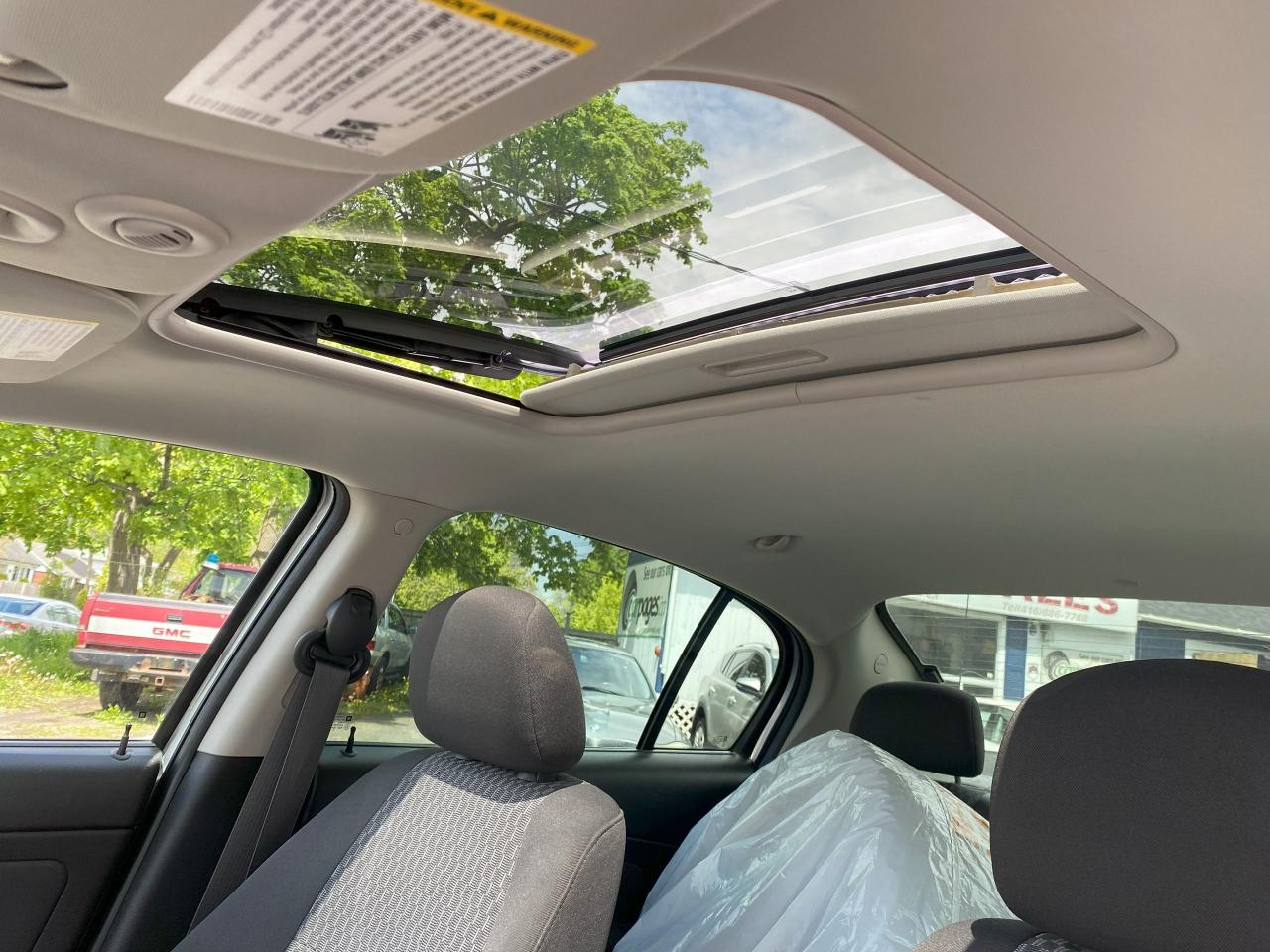 2009 Chevrolet Cobalt Gas Saver/Low KM/Automatic/Sunroof - Photo #16
