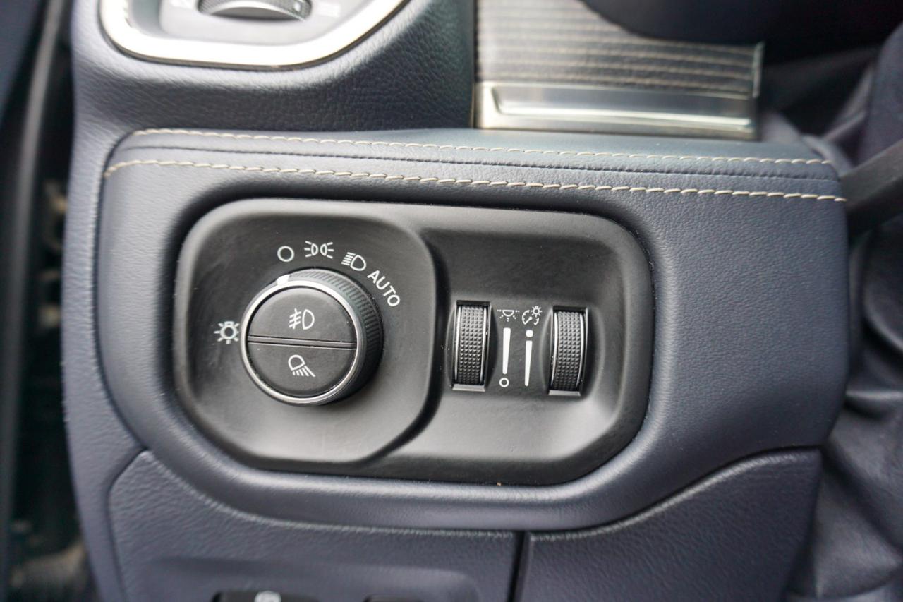 2019 RAM 1500 V8 HEMI LIMITED CREW 4WD *ACCIDENT FREE* CAMERA NAV BLUETOOTH LEATHER HEATED SEATS PANO ROOF CRUISE ALLOYS - Photo #34