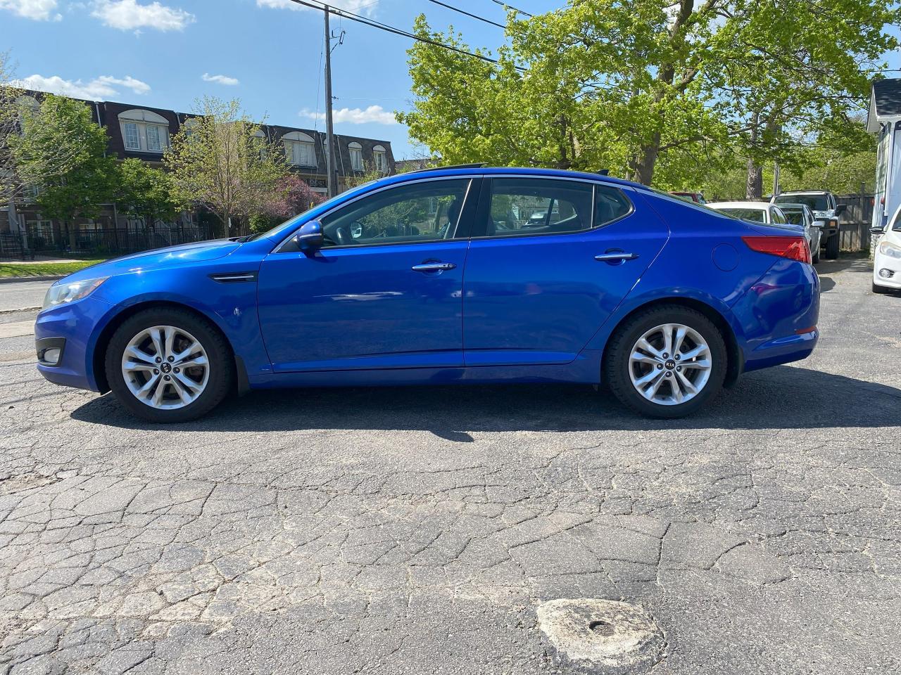 2013 Kia Optima EX Turbo/Gas Saver/Automatic/Leather/Roof - Photo #2
