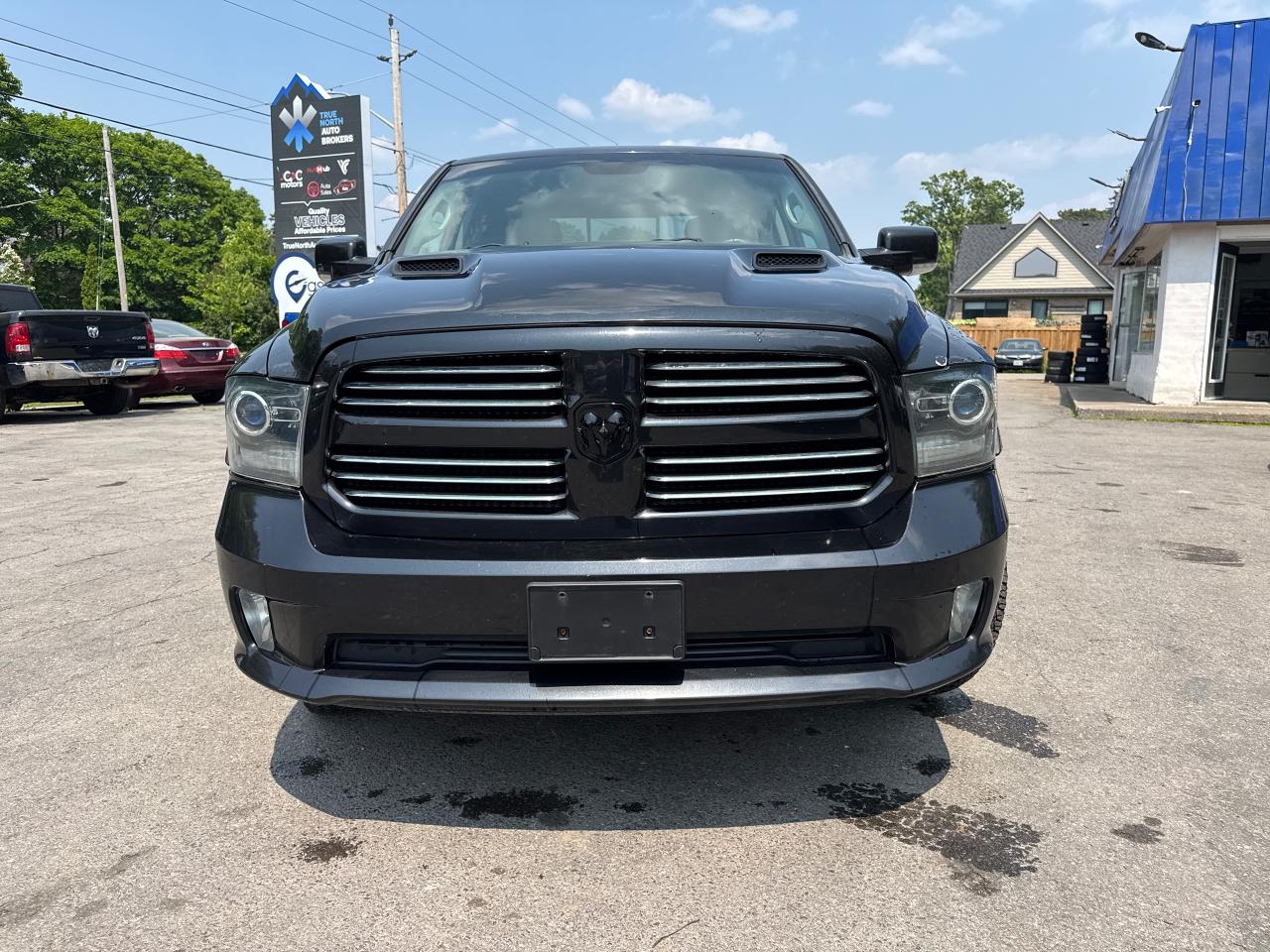 2016 RAM 1500 SPORT - Photo #2