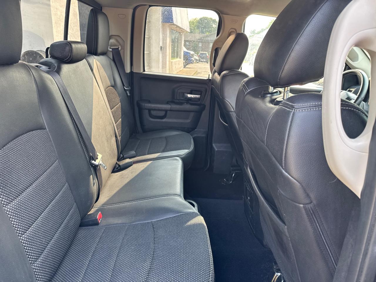 2016 RAM 1500 SPORT - Photo #10
