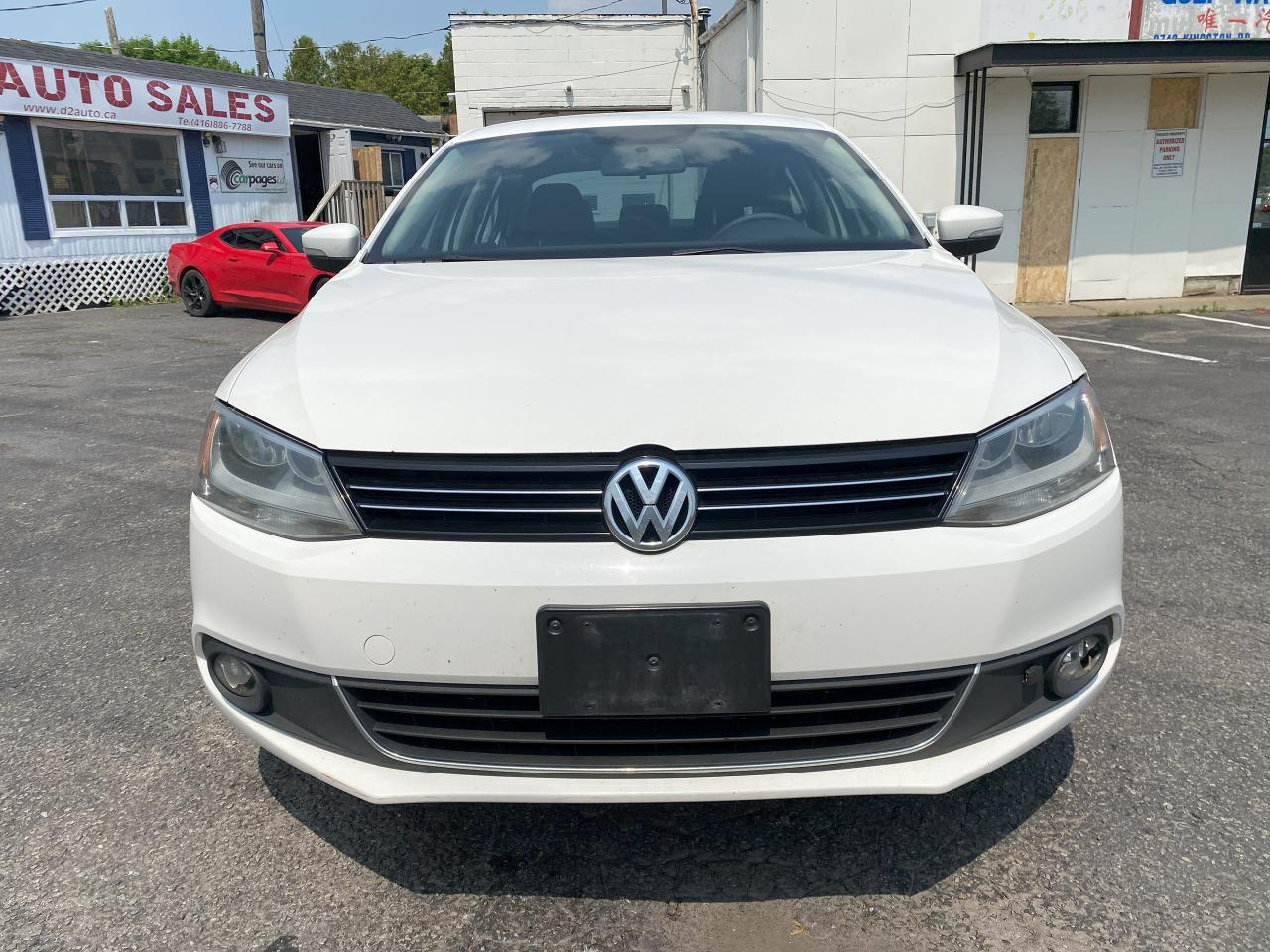 2011 Volkswagen Jetta 2.0L Diesel/Automatic/Heated Seats - Photo #3