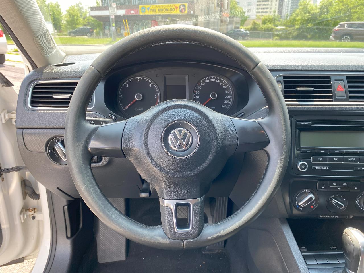 2011 Volkswagen Jetta 2.0L Diesel/Automatic/Heated Seats - Photo #15